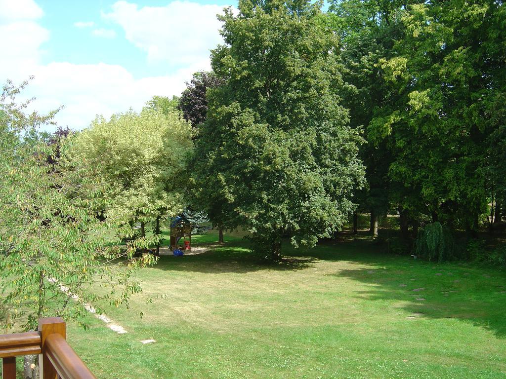 Domaine De Chantemerles Fontainebleau Exteriör bild